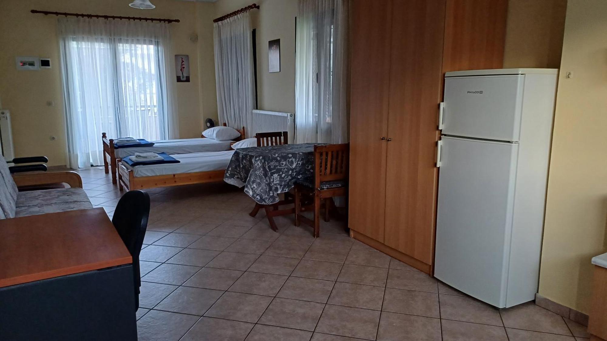 Studio Apartments Eirini Pyrgi Thermis Екстериор снимка