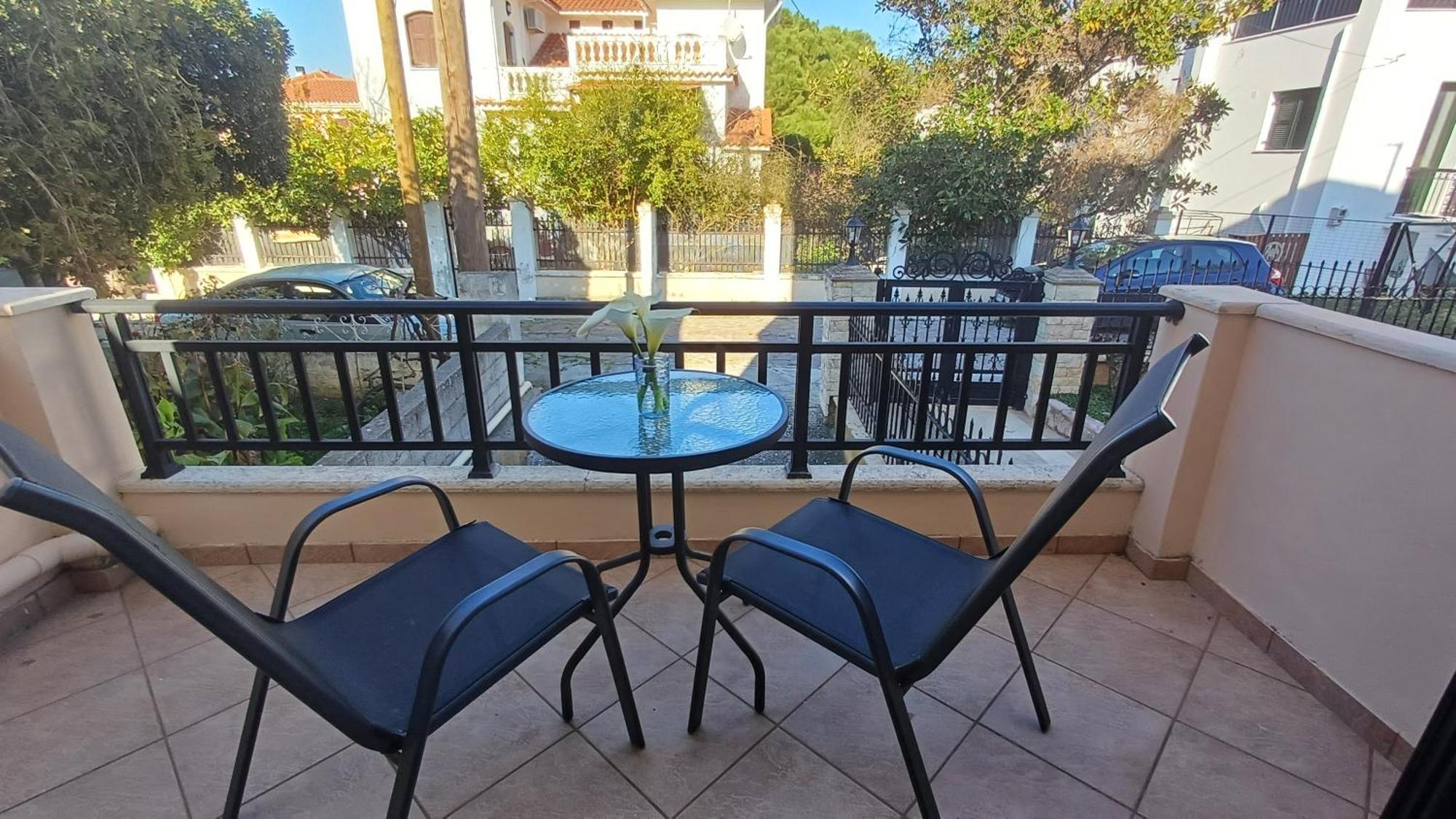 Studio Apartments Eirini Pyrgi Thermis Екстериор снимка